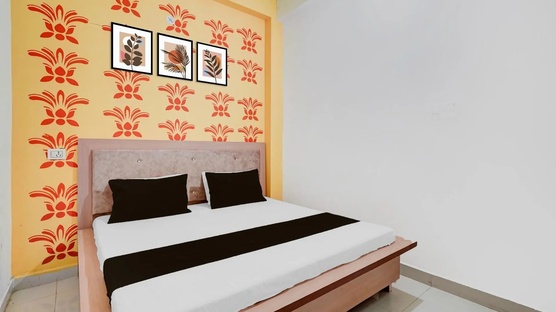 Hotel O Bn Palace & Restaurant Agra  India