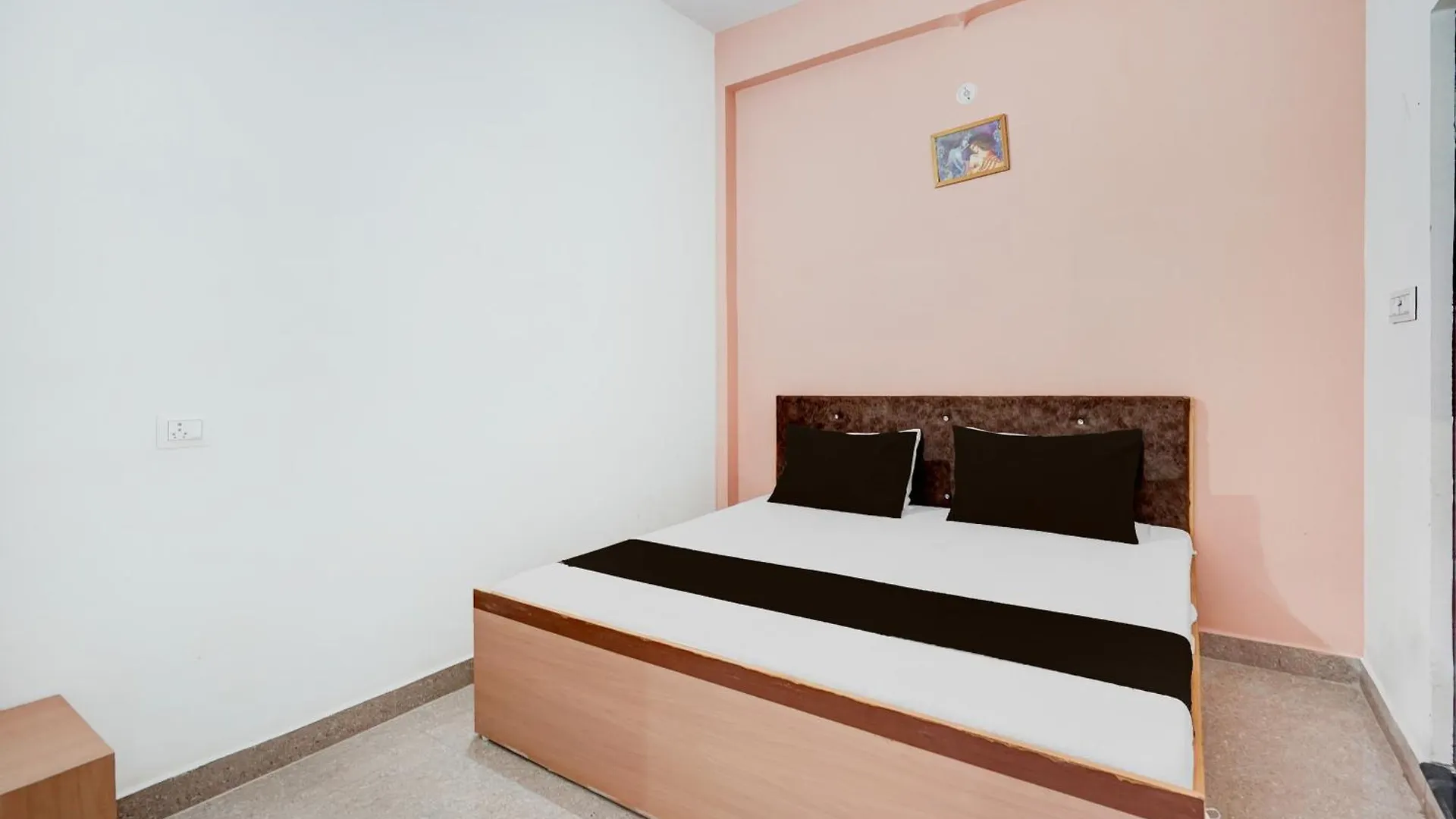 Hotel O Bn Palace & Restaurant Agra  India