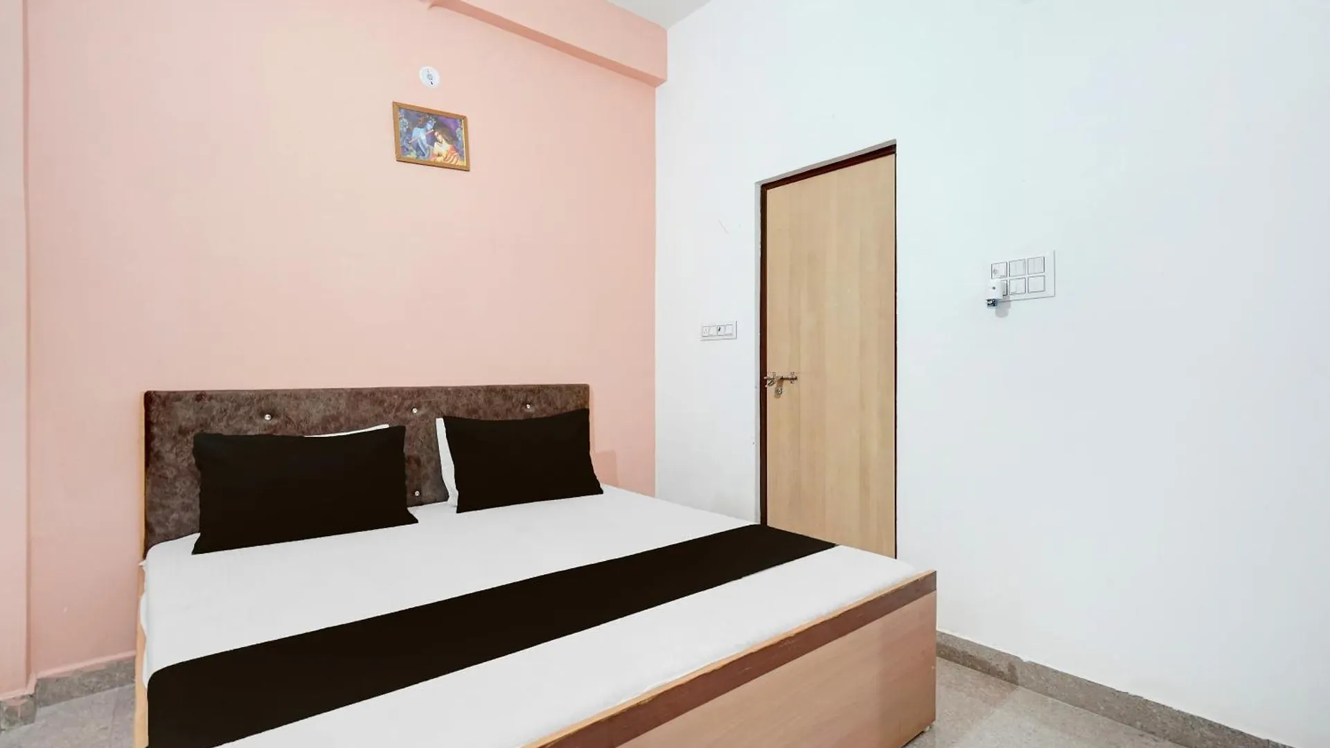 Hotel O Bn Palace & Restaurant Agra  3*, Agra (Uttar Pradesh) India