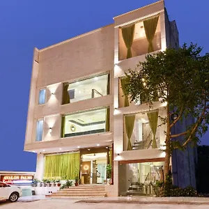 Hotel Avalon Palms Agra